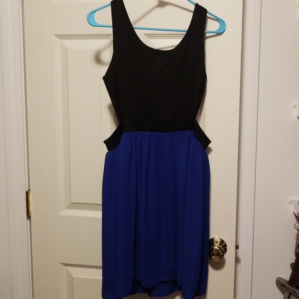Black and blue cut out dress - Picture 4 of 5